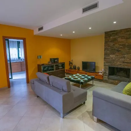 Can Guitart Holiday home